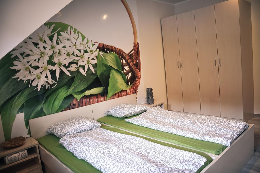 Rosa Bed And Breakfast Podgorje  Room photo